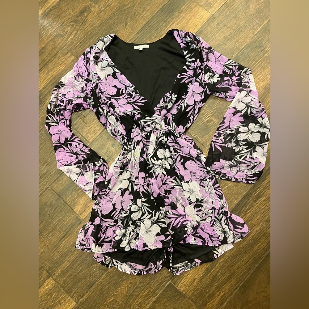 ✨Charlotte Ruse floral long sleeved romper, size small✨